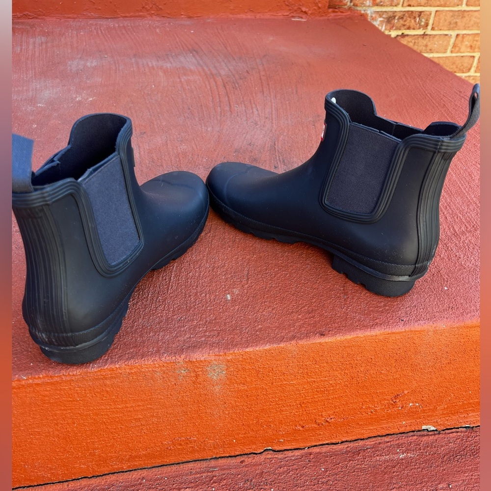 Hunter Navy Blue Chelsea Waterproof Boots. - Picture 7 of 12